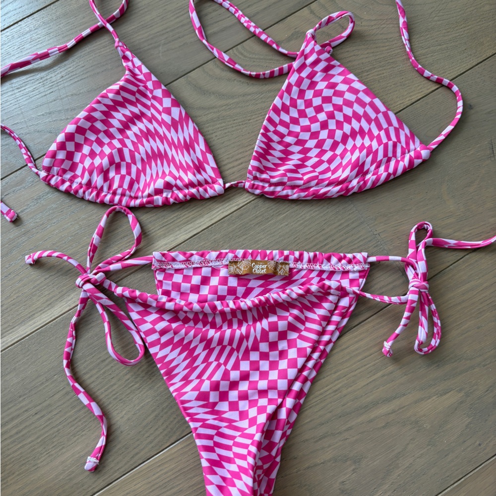 Copper Closet (Size Medium) Pink Patterned Bikini
